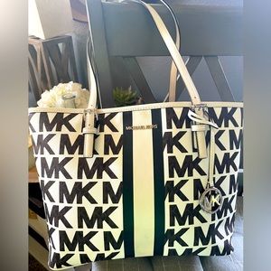 MK Michael Kors medium logo tote